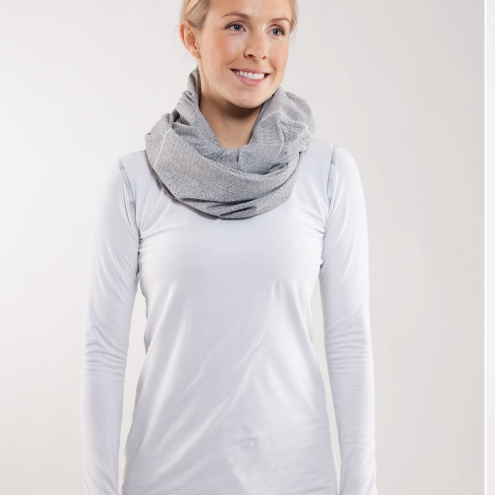 Lululemon Vinyasa Scarf in Herringbone
